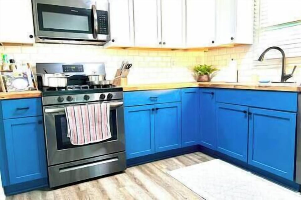 5 burner gas stove and microwave