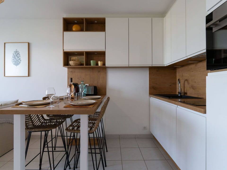 Cabinetry, Property, Furniture, Countertop, Table, Wood, Interior Design, Floor, Sink, Flooring