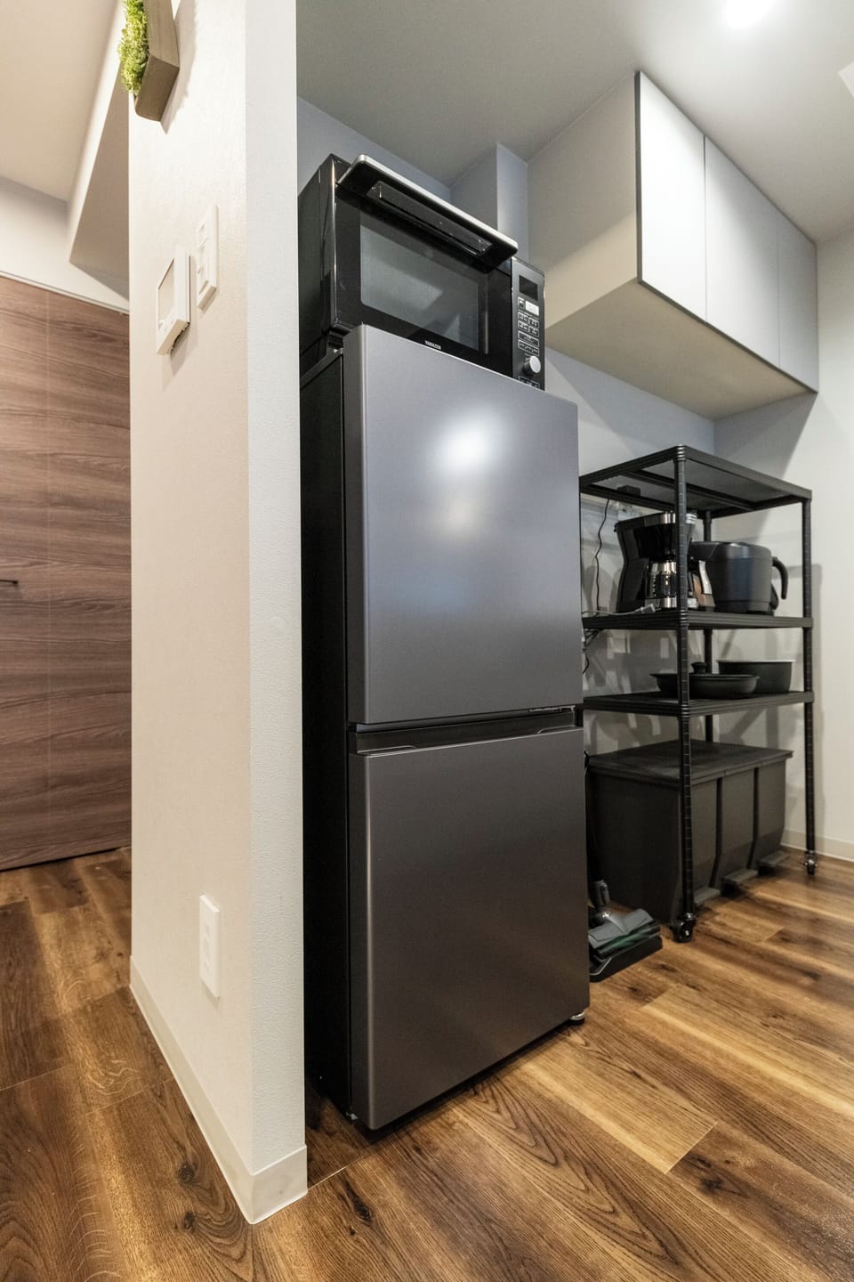 Basic Apartment | Private kitchen | Electric kettle, toaster