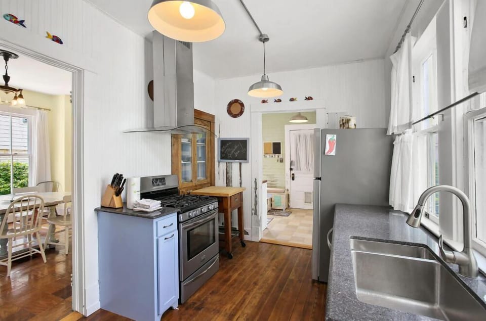 Fully equipped kitchen