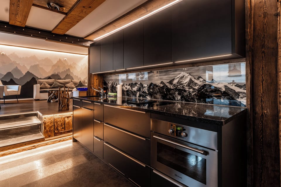 Comfort Condo, Balcony | Private kitchen | Full-size fridge, oven, stovetop, dishwasher