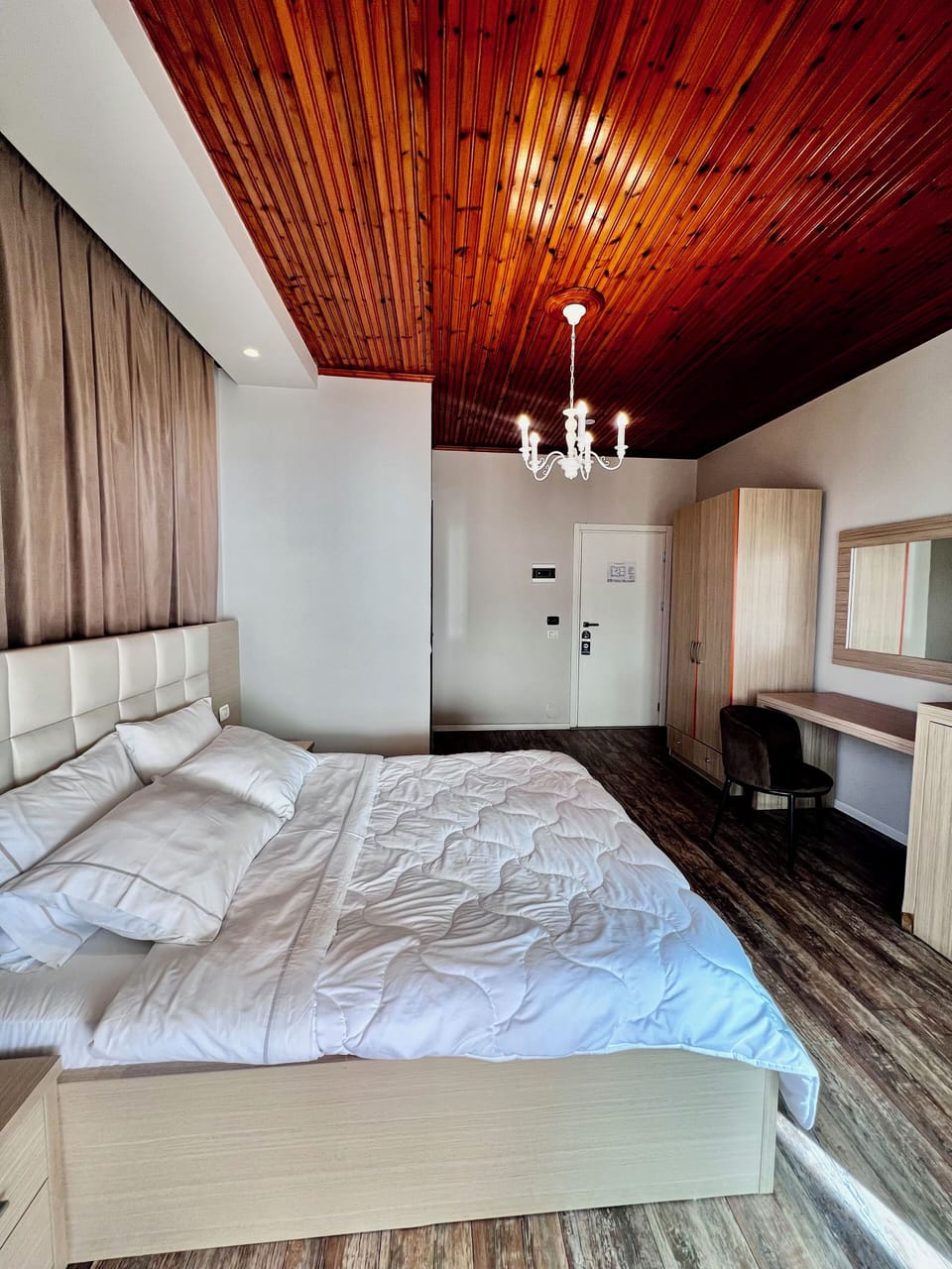 Deluxe Double Room, Sea View | Individually decorated, individually furnished, desk, free WiFi