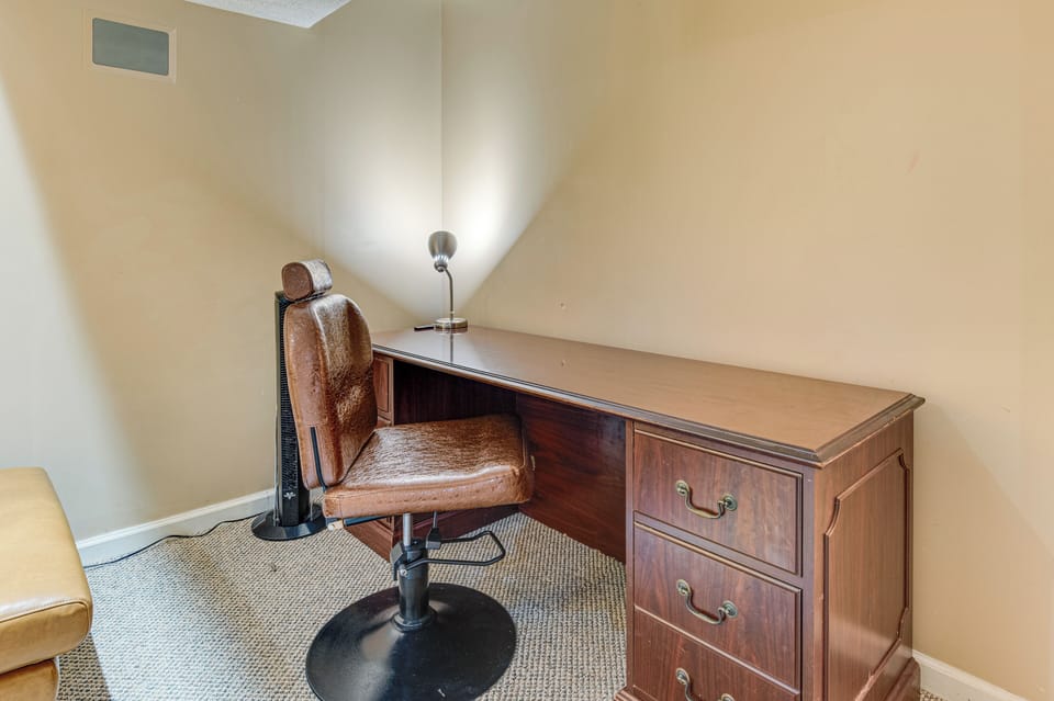 House (6 Bedrooms) | Interior