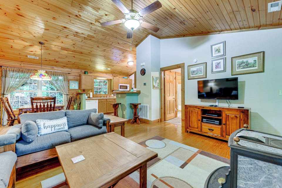 House (2 Bedrooms) | Interior