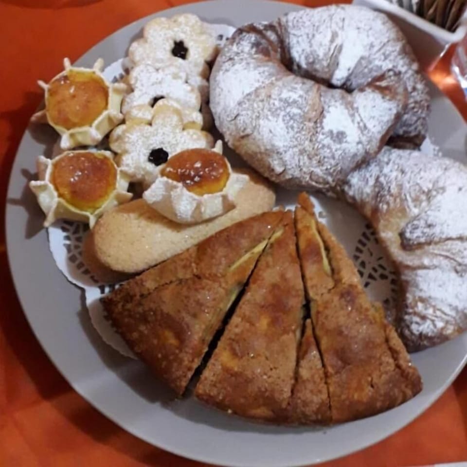 Free daily full breakfast