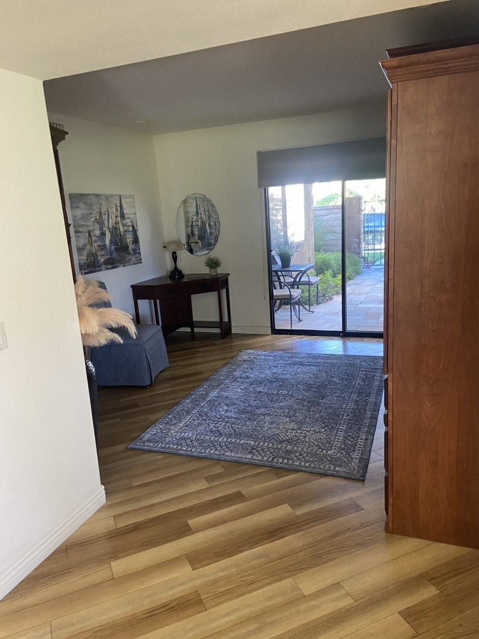 3rd bedroom/office with desk and smart TV