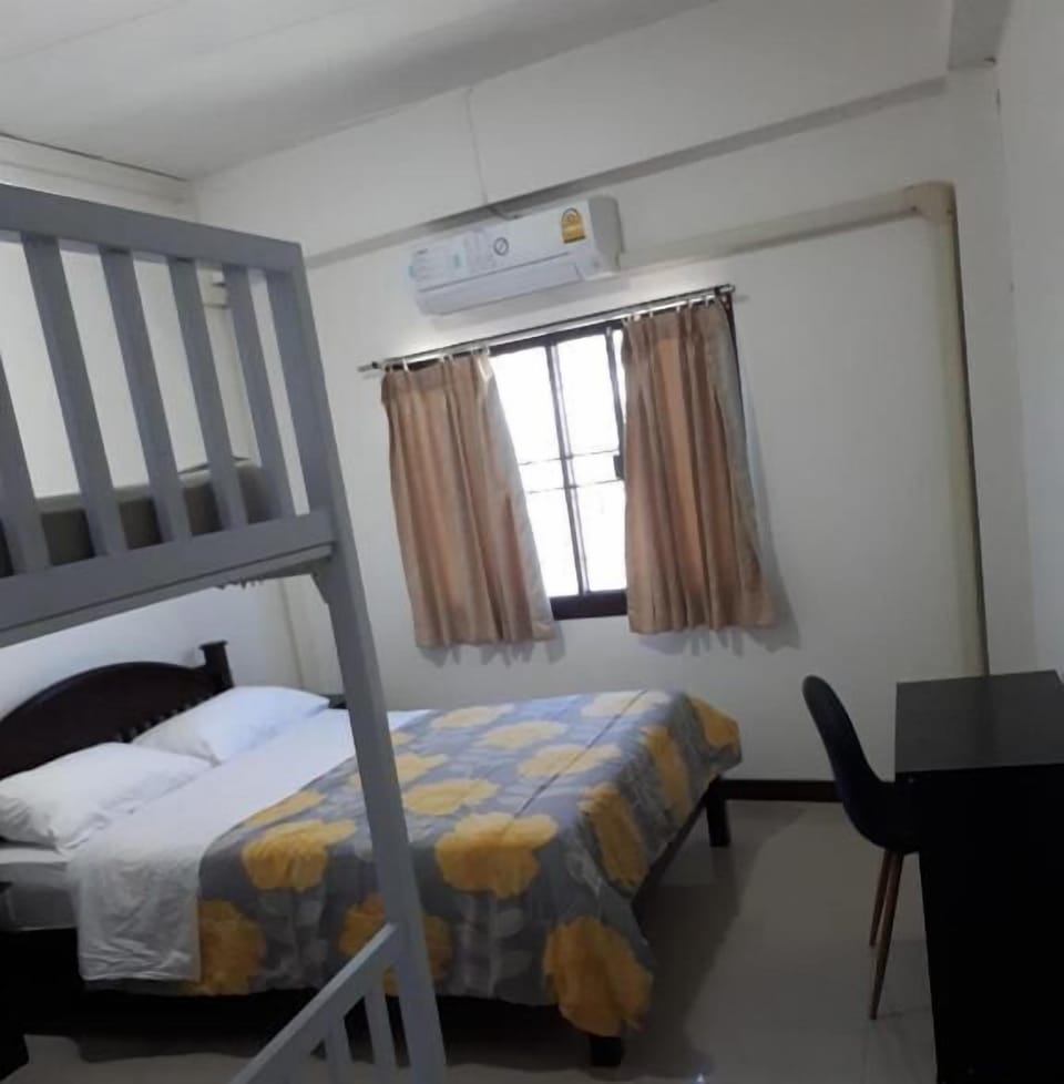 In-room safe, free WiFi