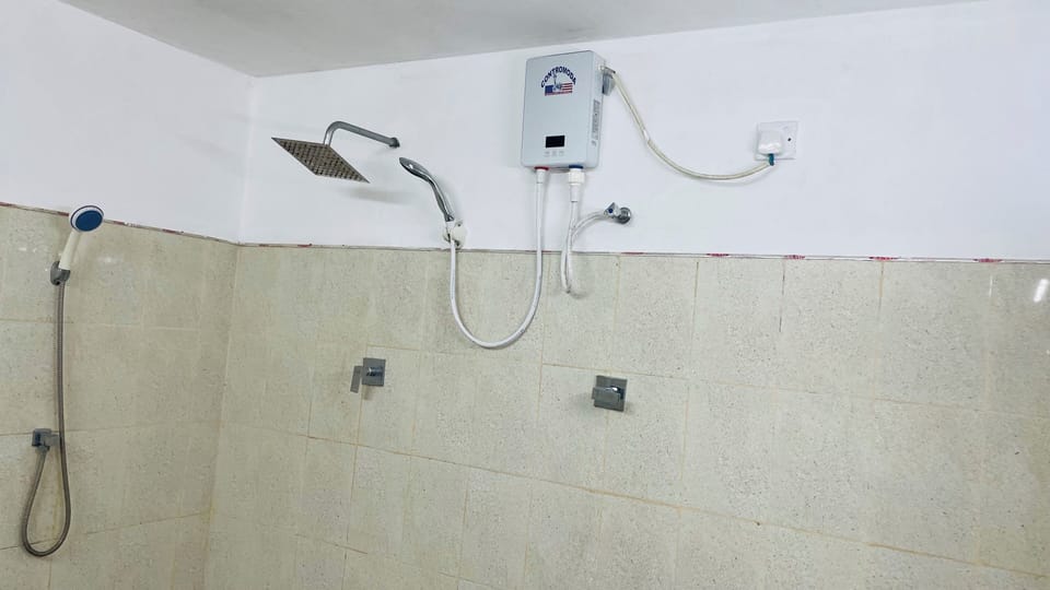 Standard Cottage | Bathroom | Shower
