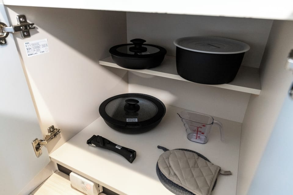 Basic Apartment | Private kitchen | Full-size fridge, microwave, stovetop, electric kettle