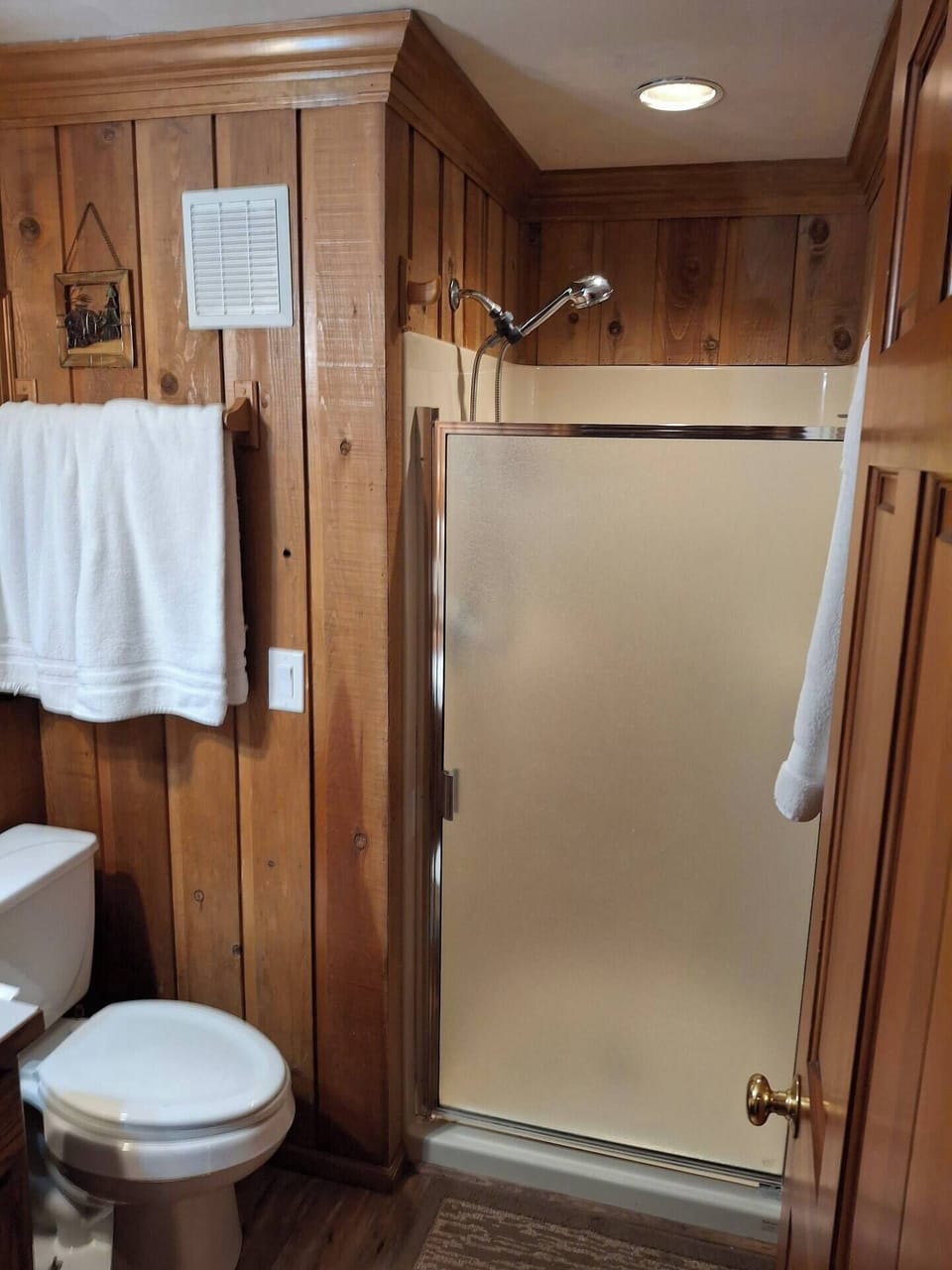 clean bathroom