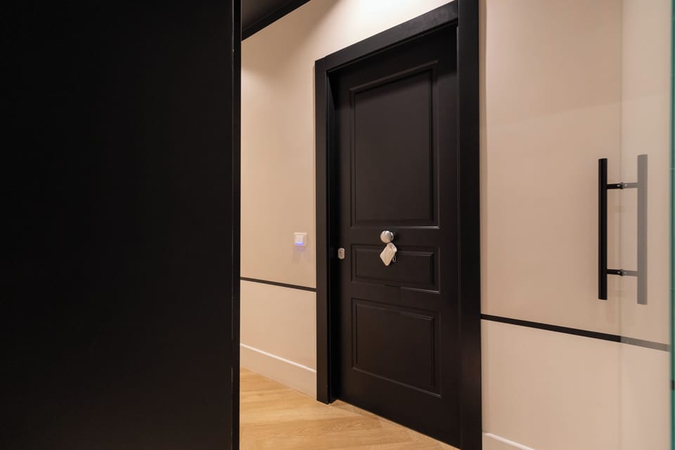 In-room safe, desk, soundproofing, iron/ironing board