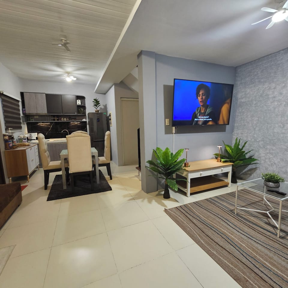 Davao City Airport Transient Rooms by Lemonique Bed and Breakfast in Davao City