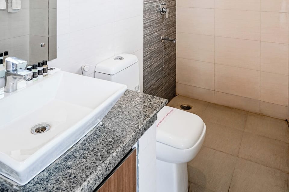 Free toiletries, hair dryer, slippers