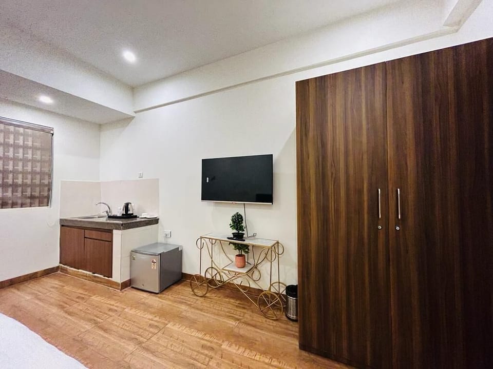 Deluxe Double Room | Soundproofing, iron/ironing board, free WiFi