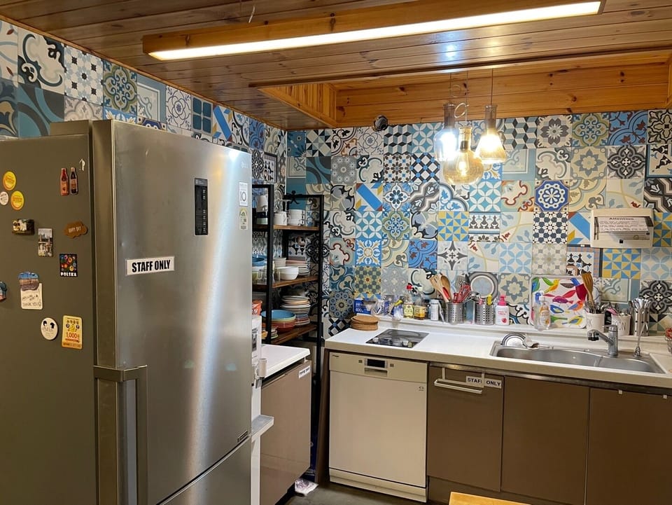 Fridge, microwave
