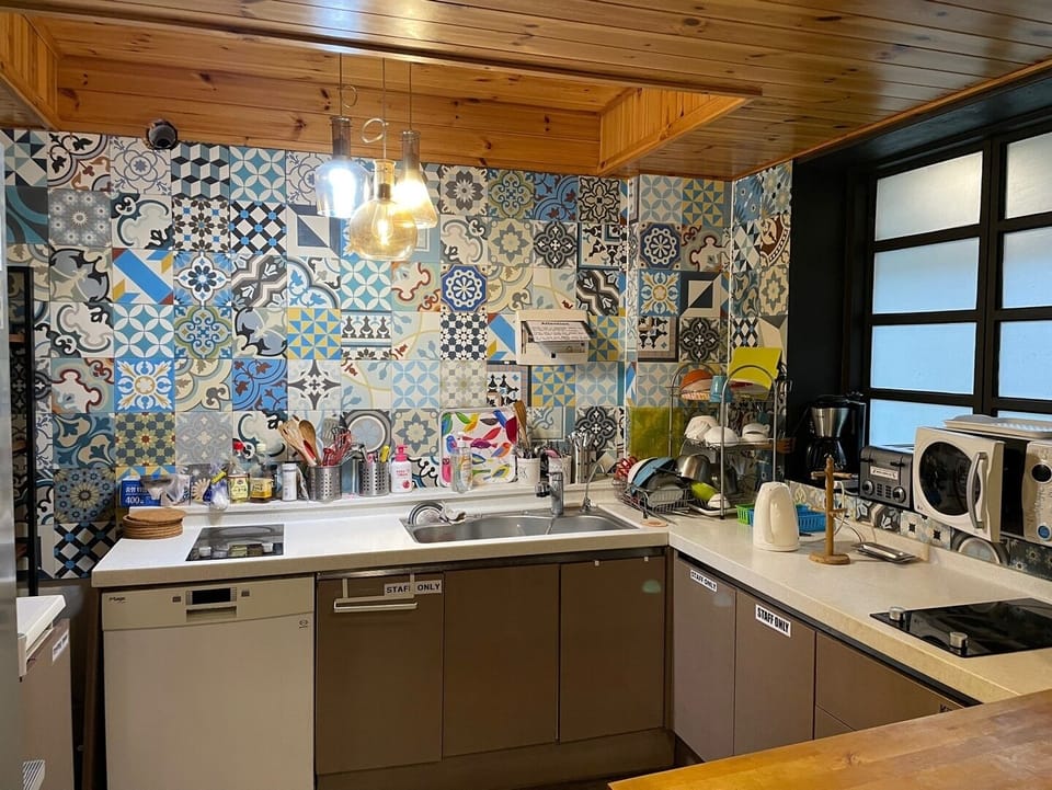 Fridge, microwave