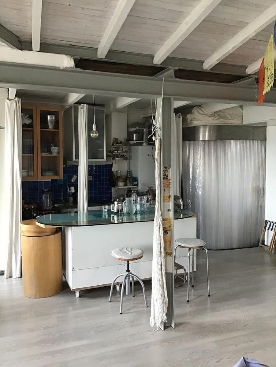 Kitchenette fully equipped with wheeled Island.
