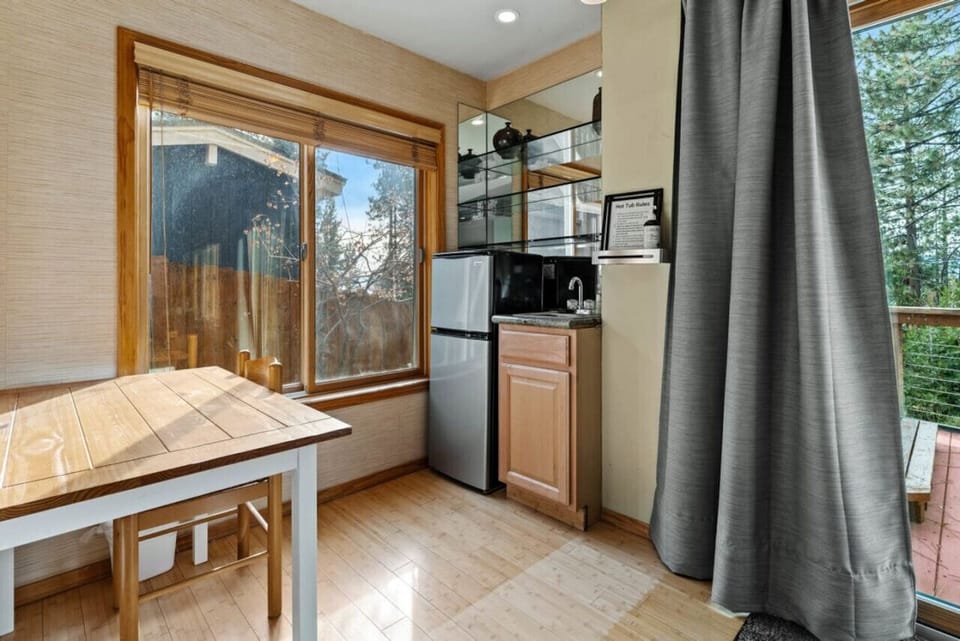 Lower level kitchenette