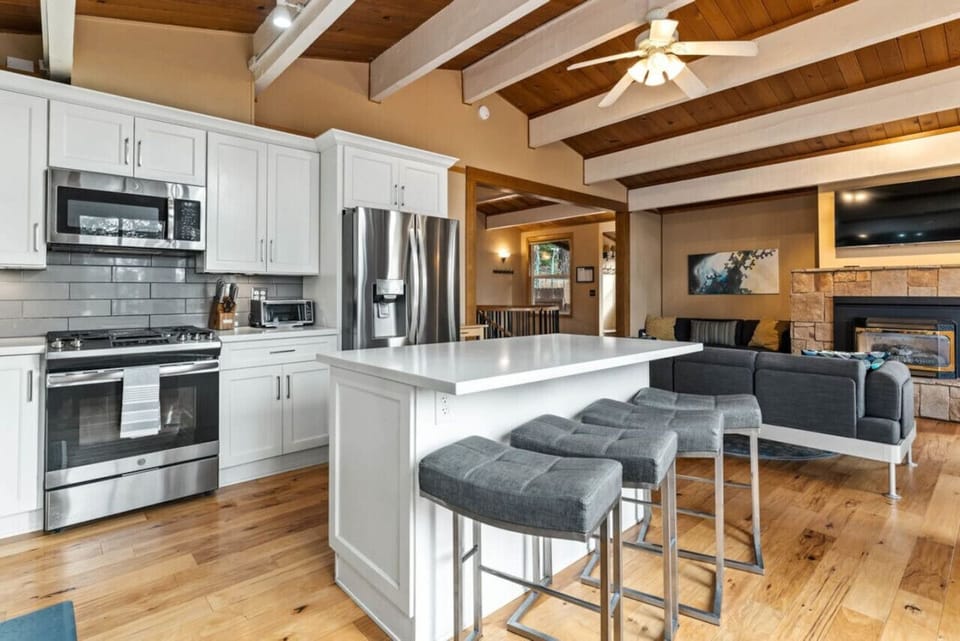 Kitchen fully stocked with any cooking supplies you might need