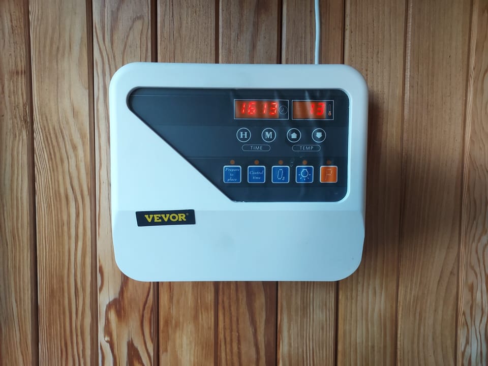 Easy to use sauna control panel.