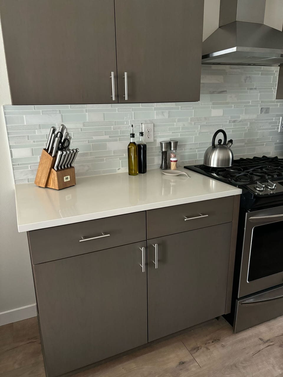 Oil & Vinegar/salt & pepper 