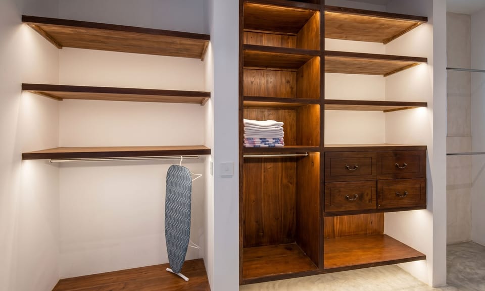 Villa, 2 Bedrooms, Garden View | Wardrobe