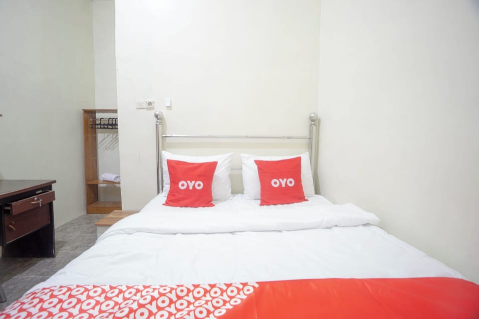Standard Double Room | Free WiFi, bed sheets