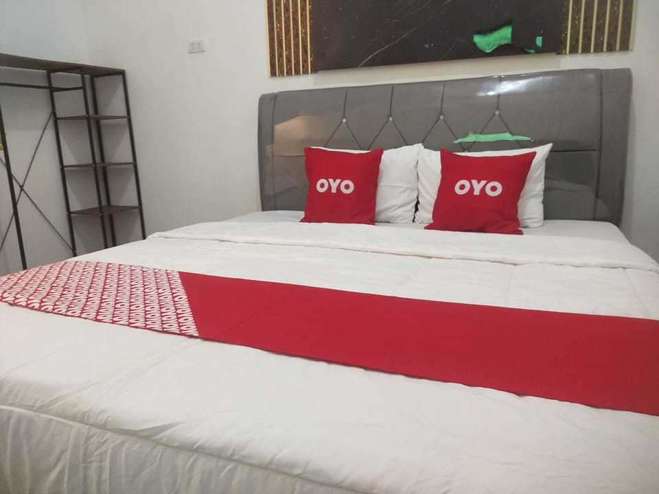 Deluxe Double Room | Soundproofing, WiFi (free), bed sheets