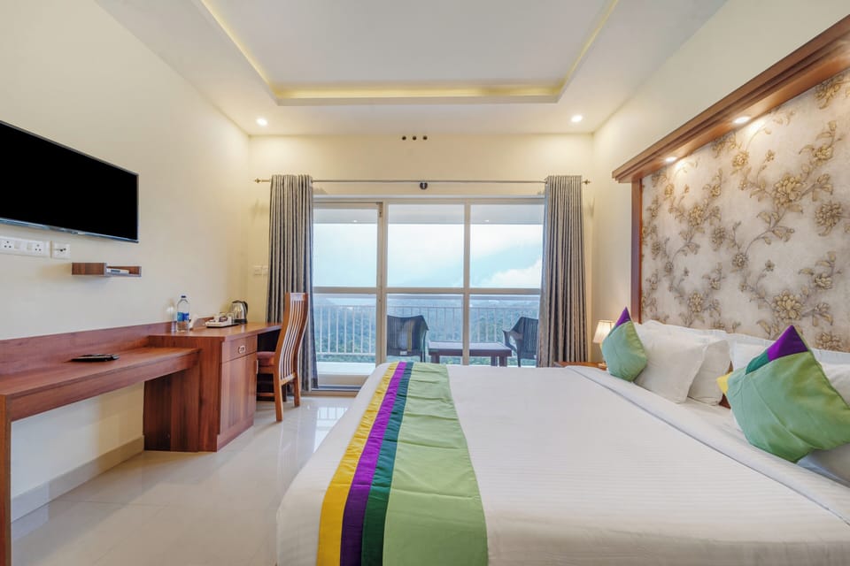 Standard Room | In-room safe, desk, soundproofing, iron/ironing board