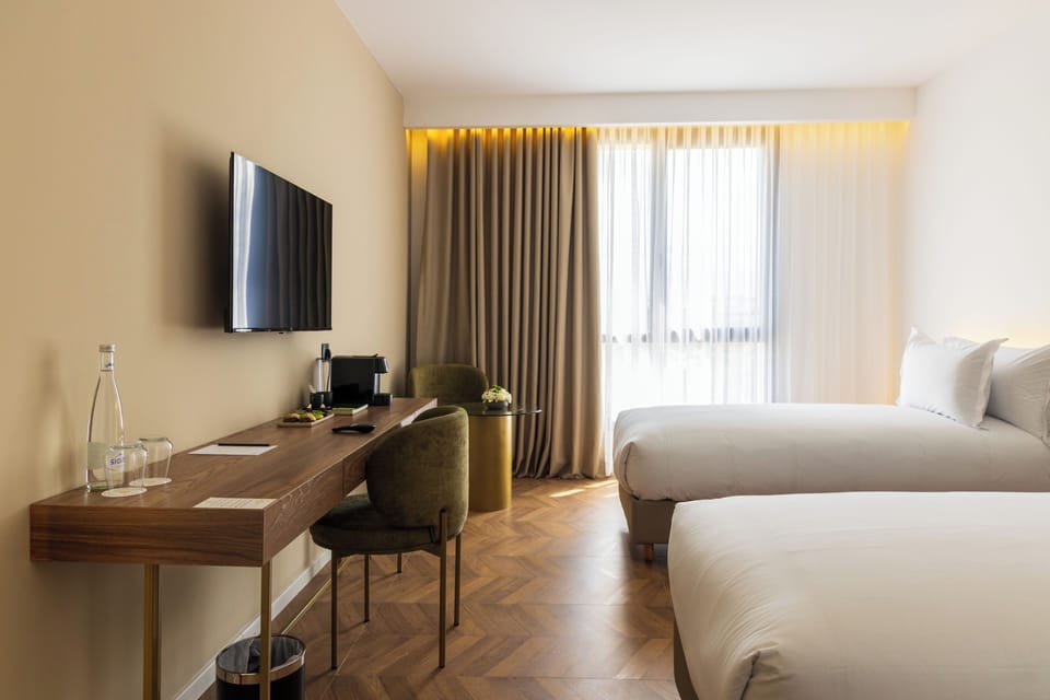 Deluxe Twin Room | Soundproofing, free cribs/infant beds, rollaway beds, free WiFi