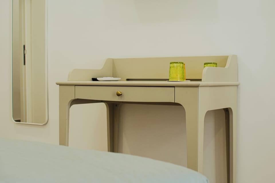 Design Triple Room | Egyptian cotton sheets, premium bedding, down comforters