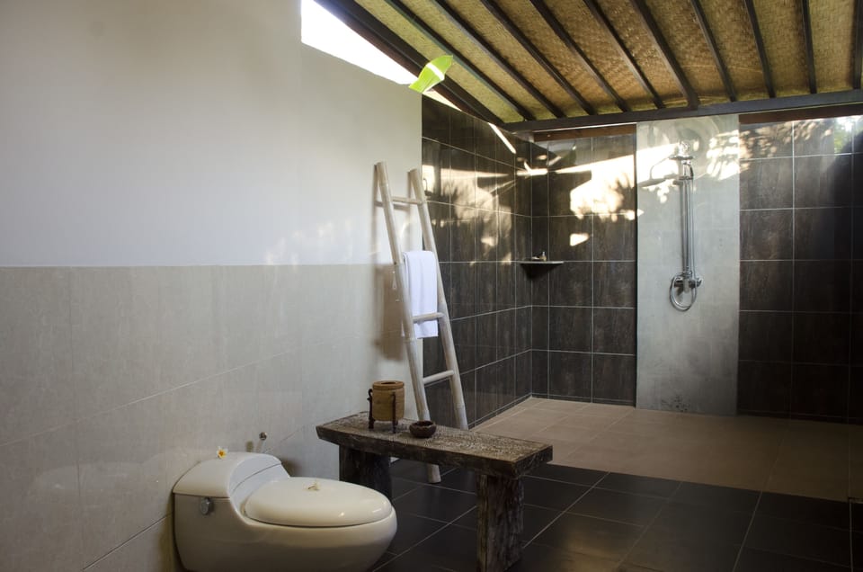 Villa, 1 Bedroom | Bathroom | Shower, free toiletries, hair dryer, towels