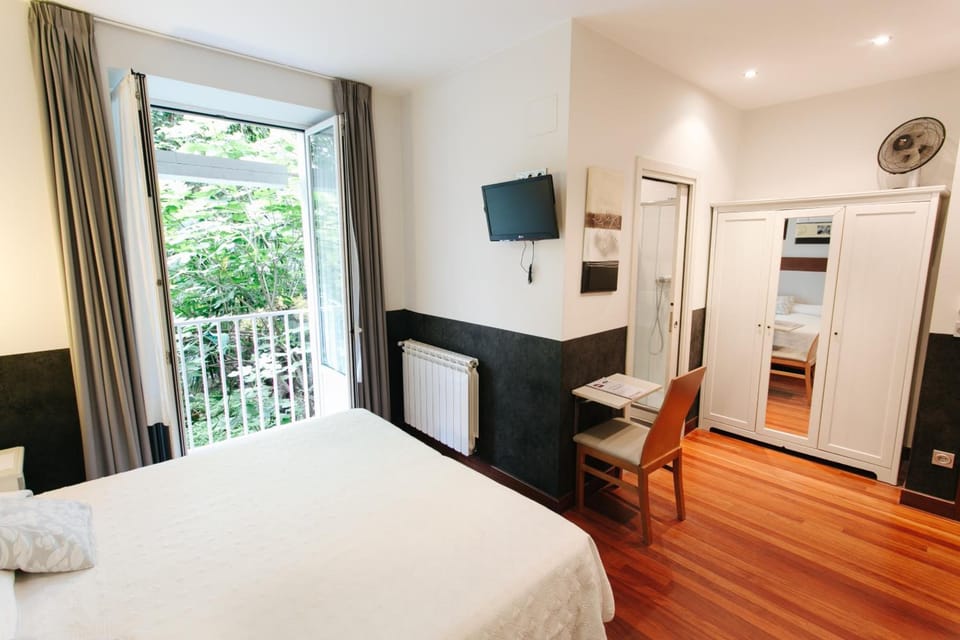 Pensión San Sebastián Centro Bed and Breakfast in San Sebastian