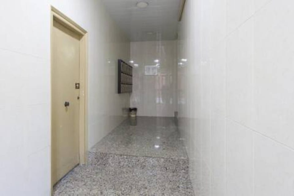 House | 2 bedrooms, desk