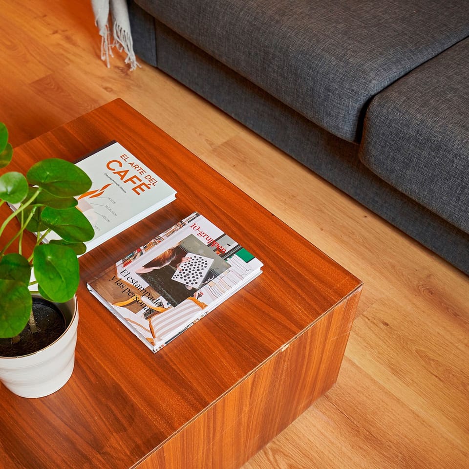 House | 2 bedrooms, desk