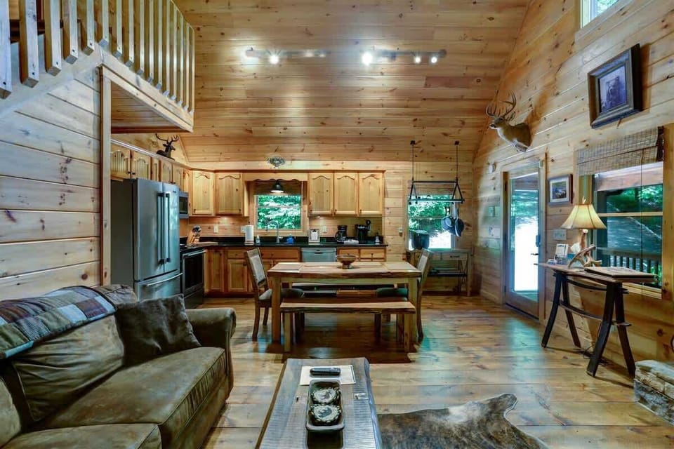 LIVING RM TO DINING & KITCHEN