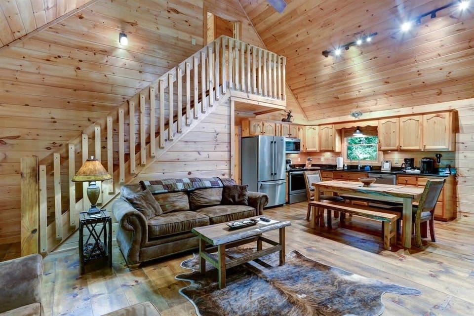 LIVING RM CORNER VIEW