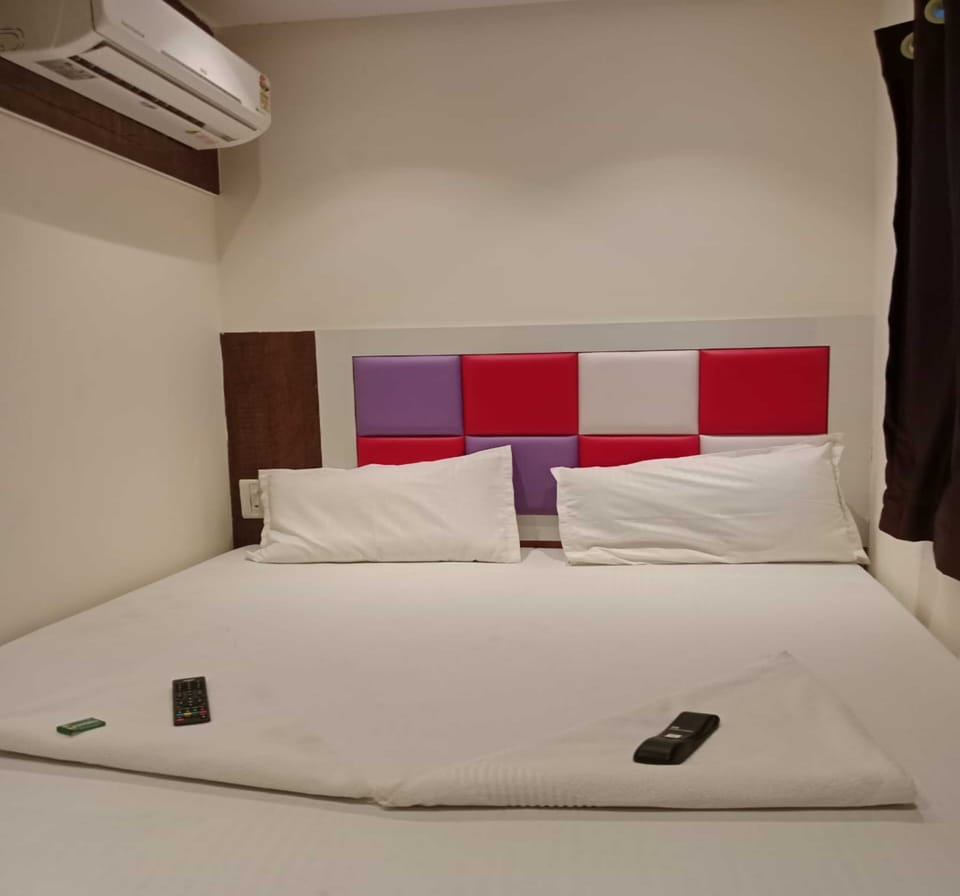 Deluxe Room | Premium bedding, desk, free WiFi, bed sheets