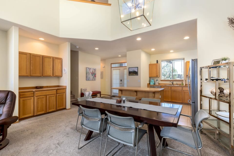 The dining area is right next to the kitchen.