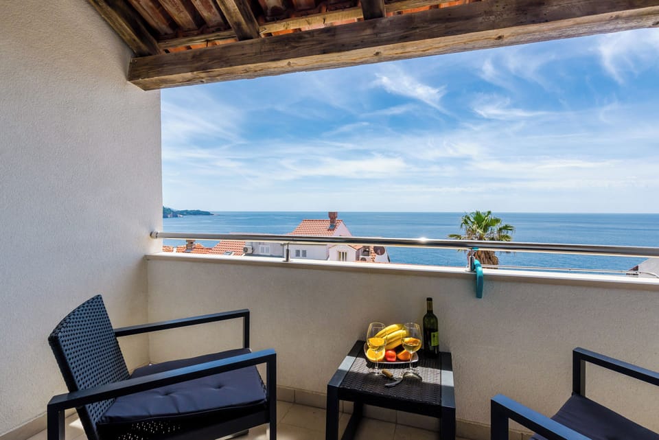 Studio (Studio Apartment with Balcony and Sea) | Balcony