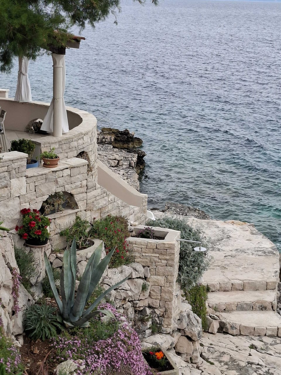 House (Two Bedroom Holiday Home with Sea Vie) | Terrace/patio