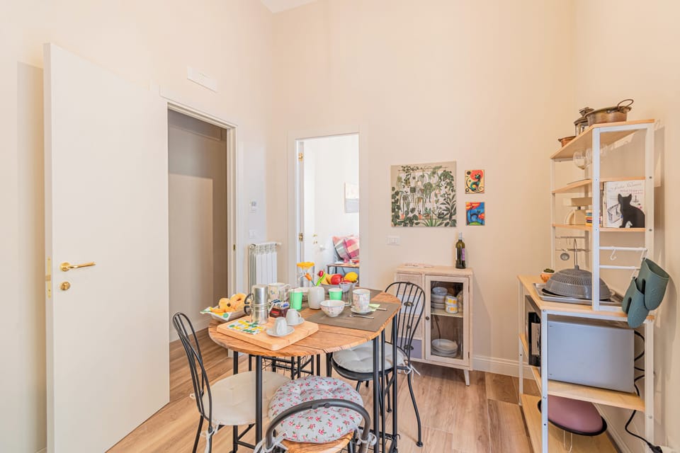 Family Apartment, Multiple Bedrooms, 2 Bathrooms (Miss Ren's Home) | Dining