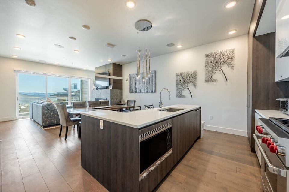 Gas stove, microwave and island seating