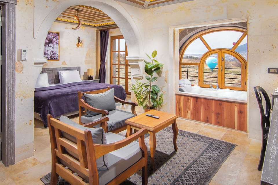 Deluxe Double or Twin Room, Non Smoking, Bathtub | Premium bedding, Select Comfort beds, minibar, individually decorated