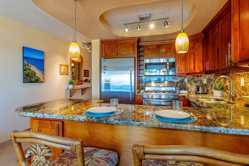 Condo, 1 Bedroom | Private kitchen | Fridge, oven, stovetop, coffee/tea maker
