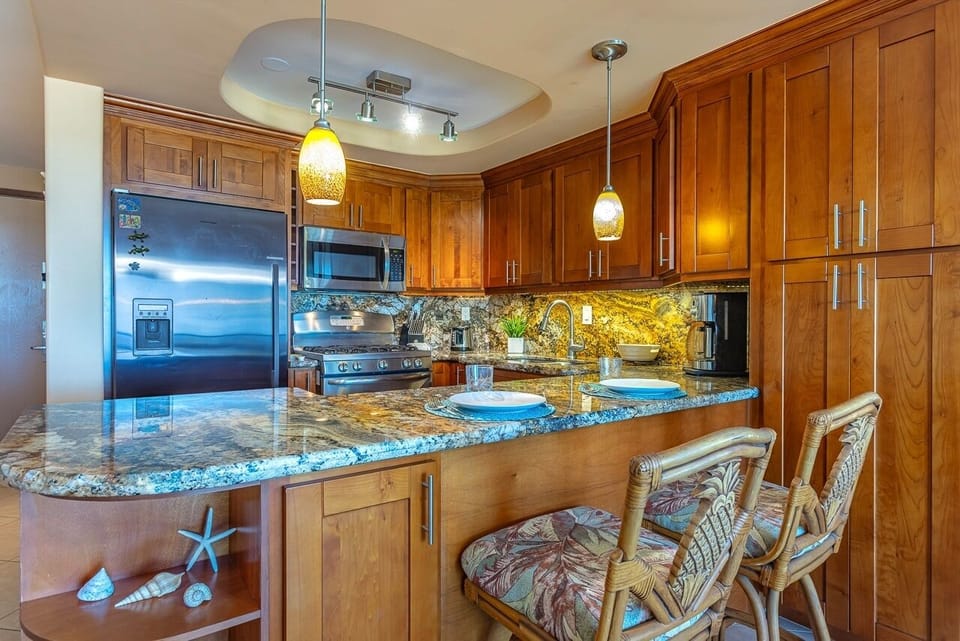 Condo, 1 Bedroom | Private kitchen | Fridge, oven, stovetop, coffee/tea maker