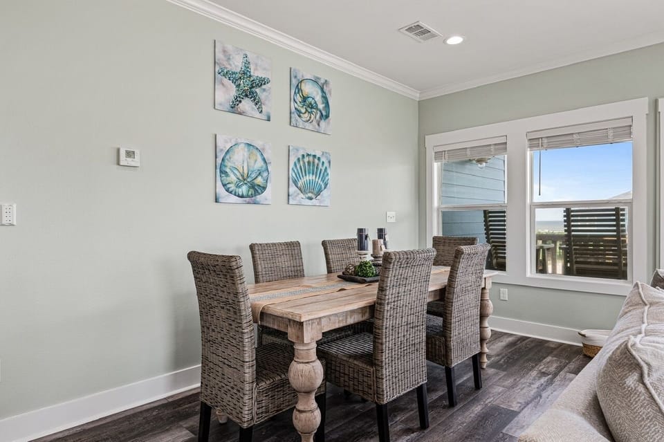House, 4 Bedrooms | Dining