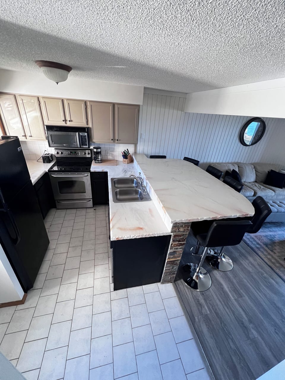 Kitchen with Large gathering area