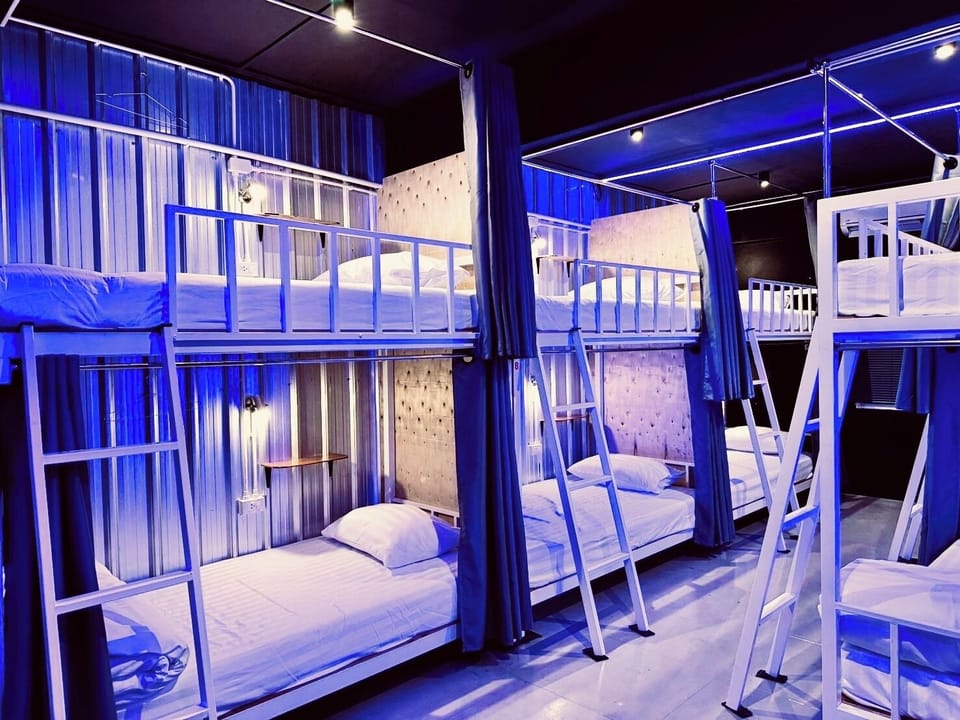 Signature Shared Dormitory | Hypo-allergenic bedding, in-room safe, individually decorated