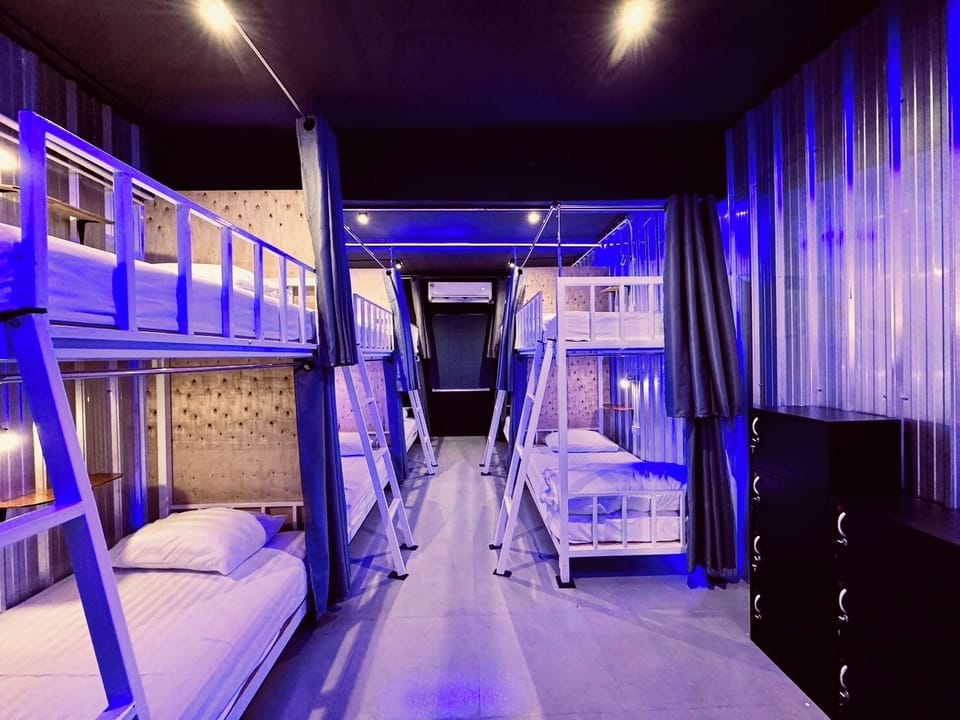 Signature Shared Dormitory | Hypo-allergenic bedding, in-room safe, individually decorated